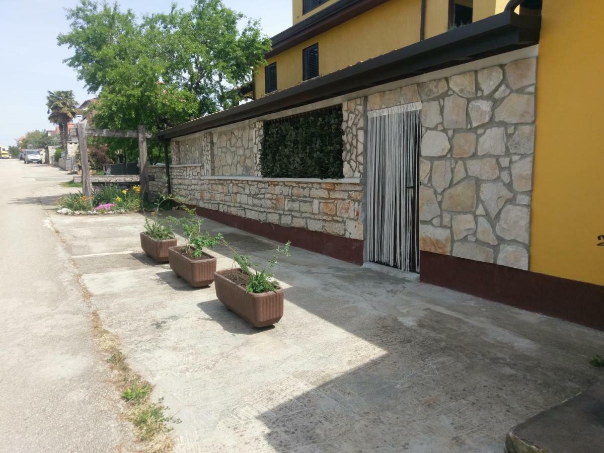Apartments Ingrid Novigrad Istria Eksteriør bilde